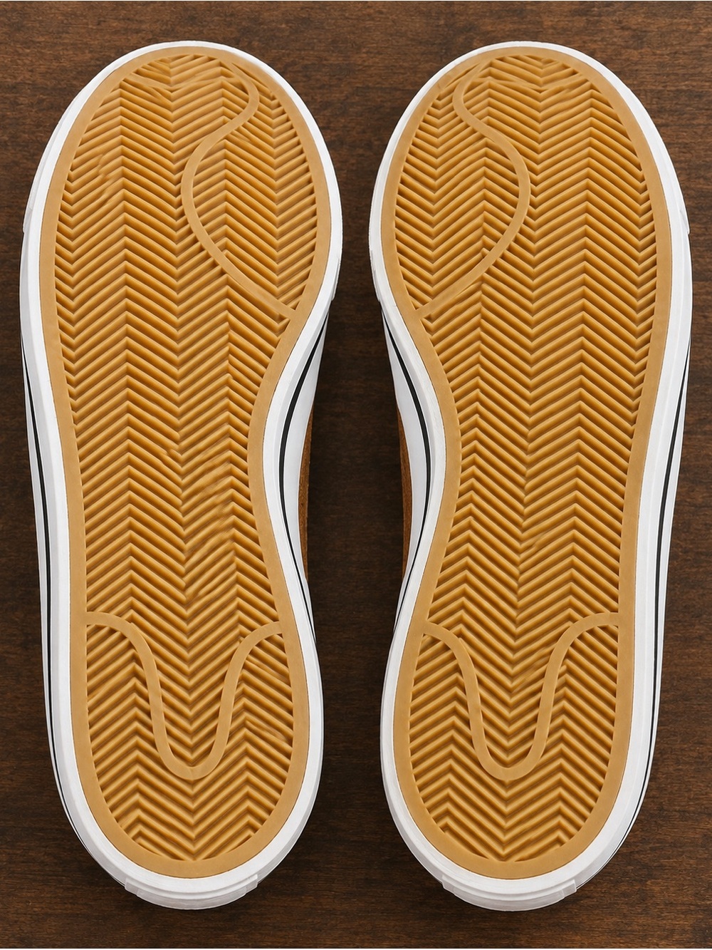 Nike Court Legacy Low White Black Gum Sneakers Youth 5.5Y / Women’s 7 - Picture 4 of 8